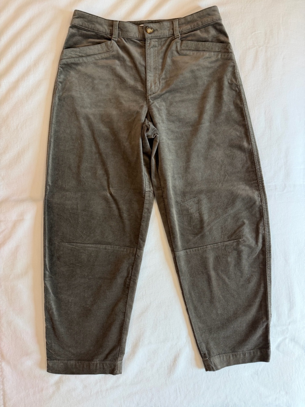 LOFT Super Soft VelvetLike Barrel Leg Pants Size 6